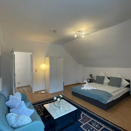 Апартаменты Riverside Attic Near The Chocolate Museum Кёльн