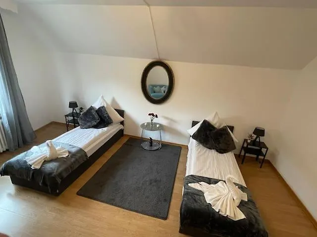 Riverside Attic Near The Chocolate Museum ケルン